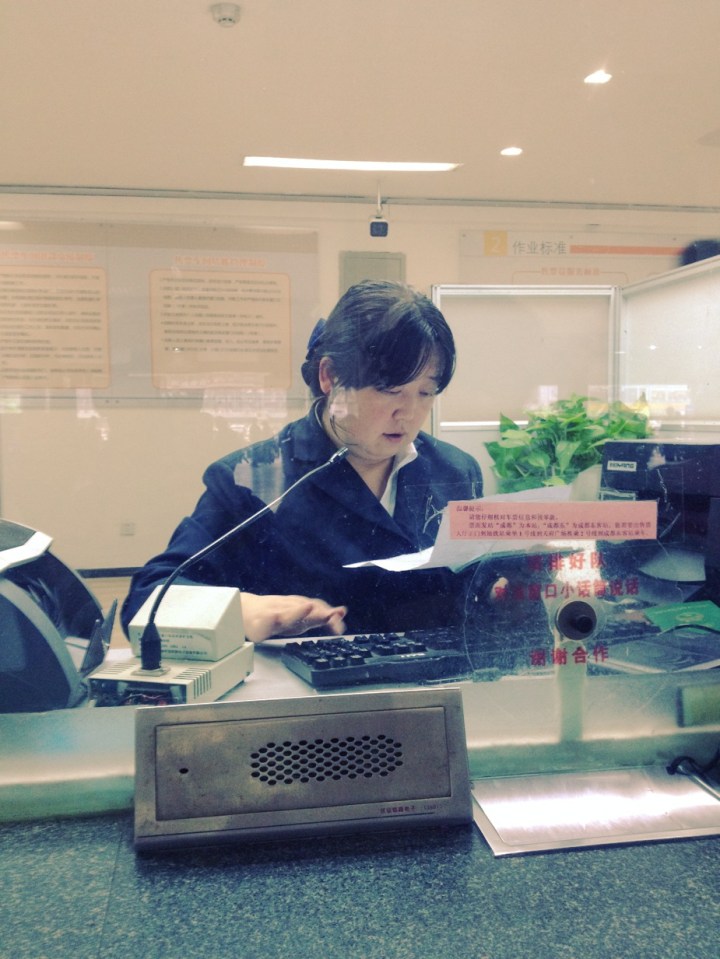 Nhân viên bán vé 