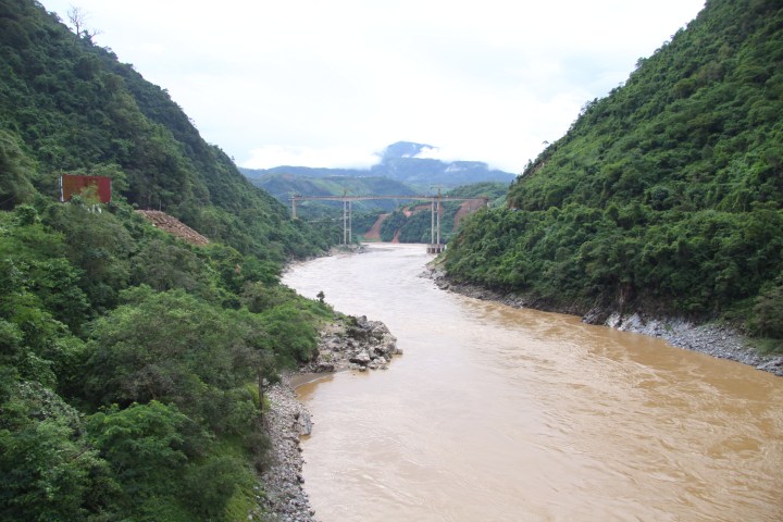 Từ cầu Hang Tôm 