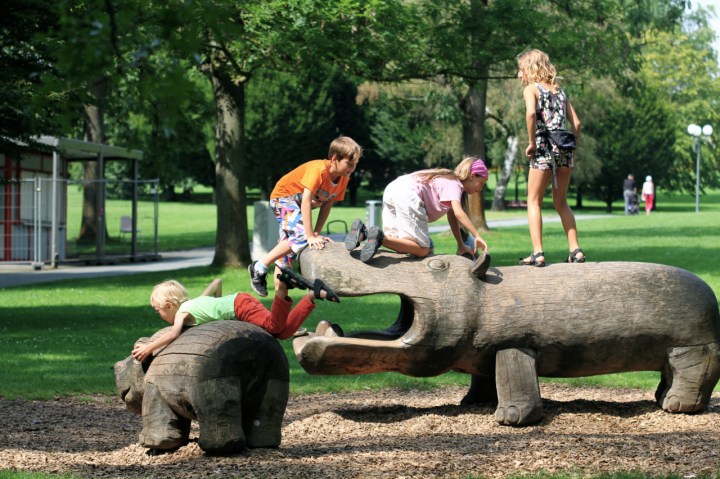 Kids playing with the sunrays 