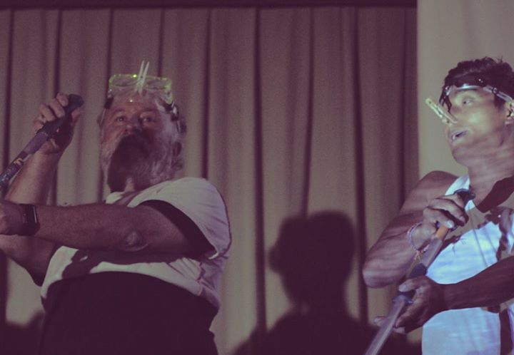 Thầy Angel (trái) lần đầu tiên tham gia 