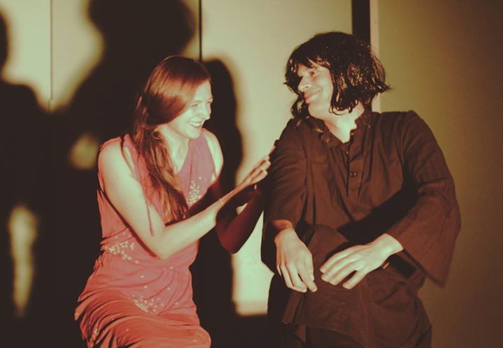 Angelo hoá thân thành một phù thủy gian ác 