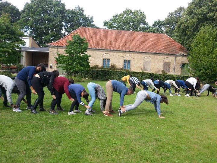 Chơi trò chơi lớn ở trường