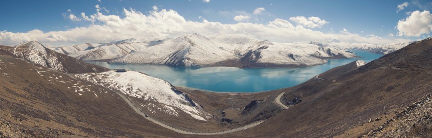 Its breathtaking views of the Himalayan range and beautiful lakes, together with its unique and mysterious culture, make Tibet one of the top holiday spots in the world. 