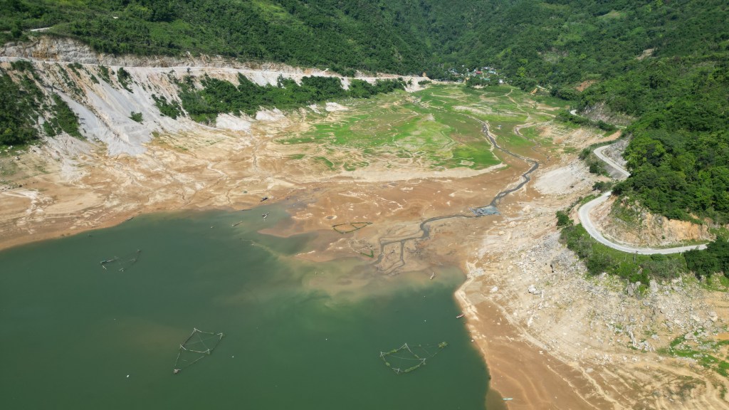 Một phần hồ Hoà Bình